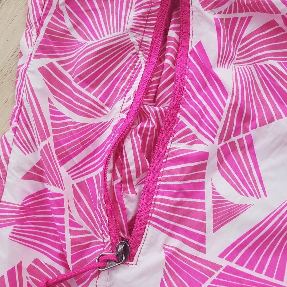 North Face Packable Wind Breaker Euc - image 7